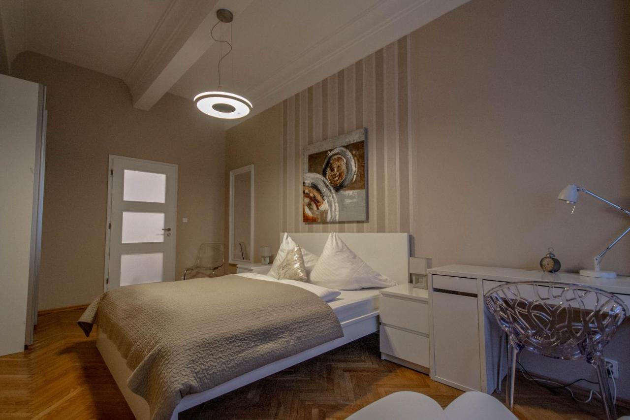 Design Apartment By Ruterra Prague Luaran gambar